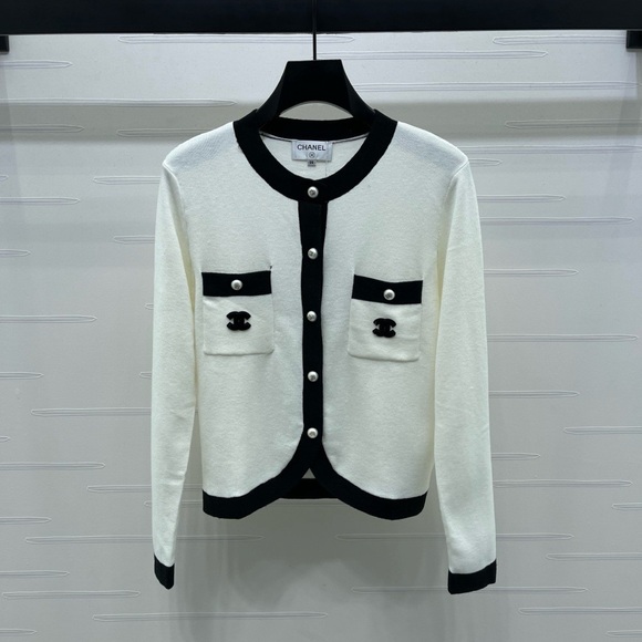 CHANEL Cream and Black Knit Cardigan - Picture 1 of 7